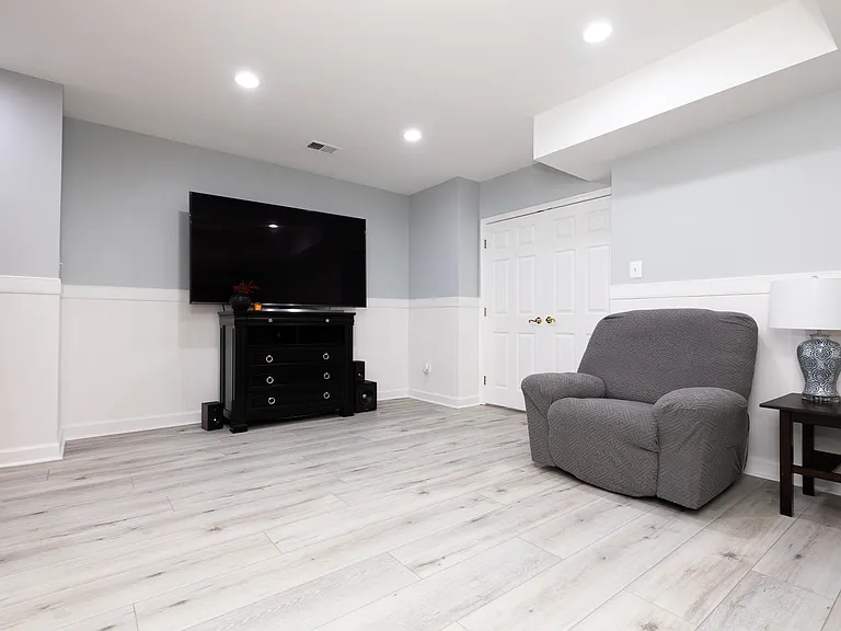 13576 Highland Rd — Photo 42