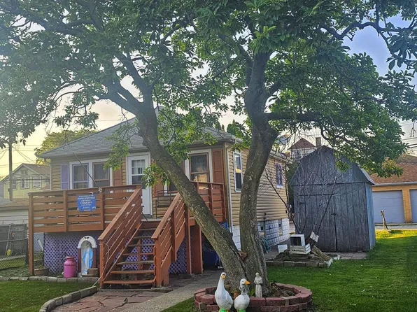 1219 Lakeview Ave, Whiting, IN 46394