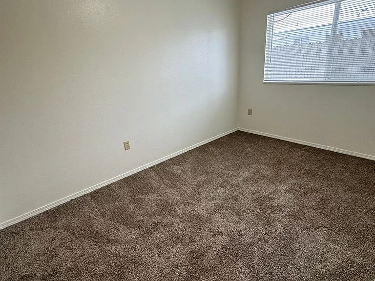 10827 Ustick Rd #203 — Photo 16