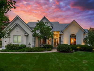 16810 S Grace Dr, Village Of Loch Lloyd, MO, 64012
