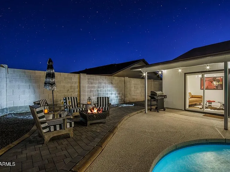 4526 E Paradise Ln — Photo 45