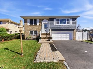 22 Elizabeth Ct, Bloomfield Twp., NJ 07003