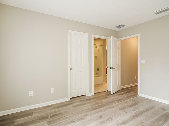 5th image of 12423 Blackwater Ct