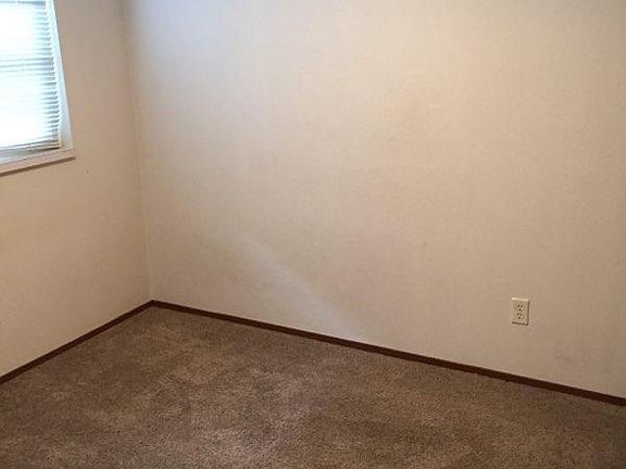 4th image of 111 Gove St #B