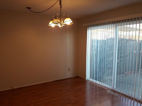 5th image of 1094 W 88th Ave