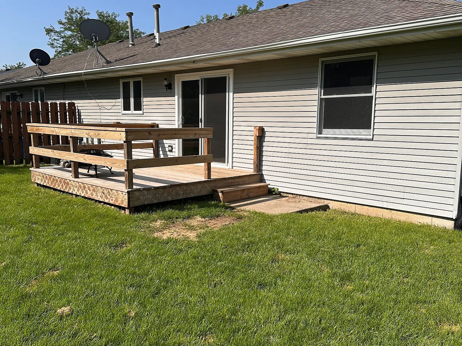 2 bed, 1000 sqft, $1,725 — Photo 2