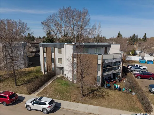 UNIT 303-302 Tait CRESCENT, Saskatoon, SK S7H 5L2