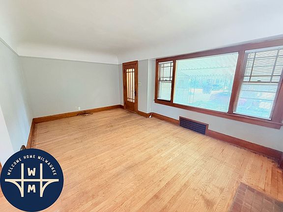 4th image of 3021 N 61st St
