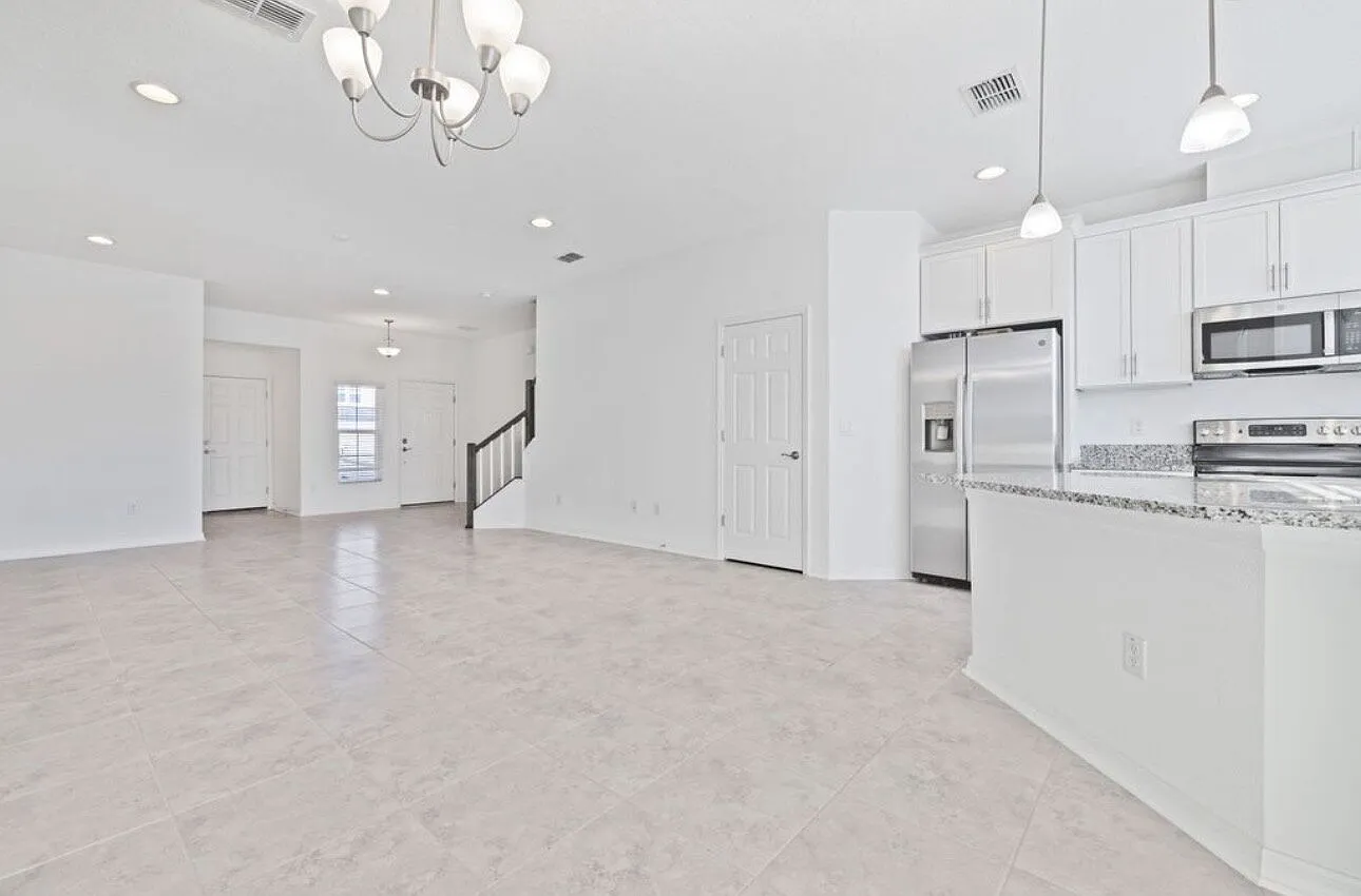 3 bed, 2.5 bath, 1853 sqft, $2,445 — Photo 4