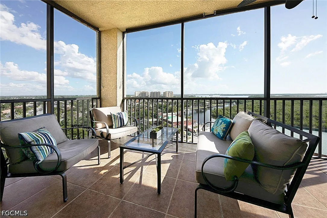 3 bed, 2.0 bath, 1737 sqft, $7,200 — Photo 2
