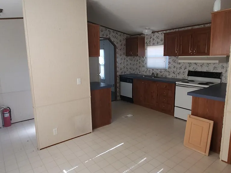 1201 Maple Ave — Photo 7