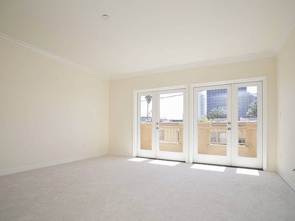 5th image of 1000 Granville Ave APT 202