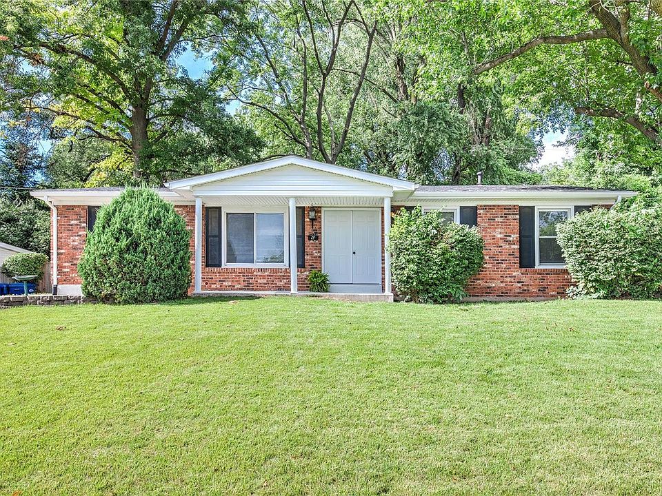 1st image of 6 Gray Brooke Ln