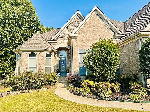 3rd image of 4004 Chapel Hill Dr