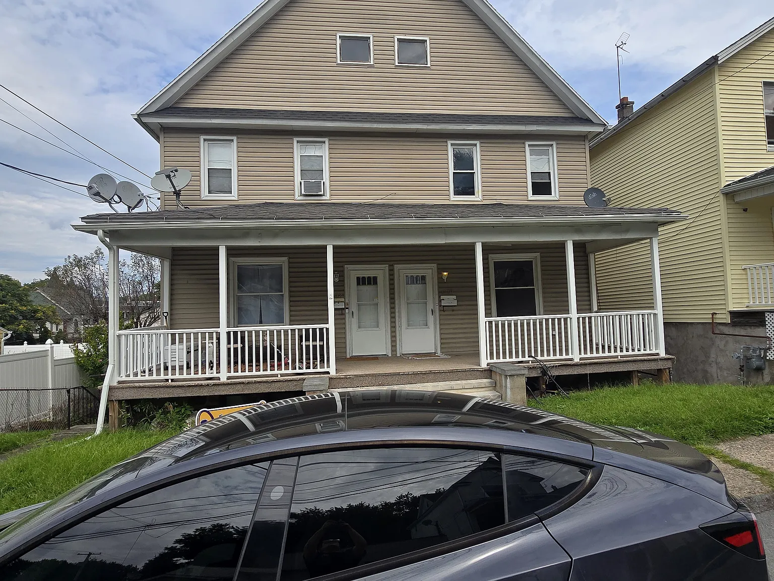 3 bed, 1.5 bath, 1500 sqft, $1,300 — Photo 1