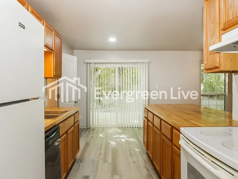 917 Bedford Dr SW — Photo 8
