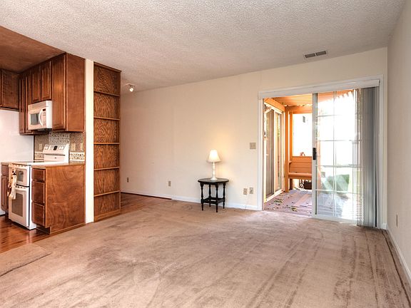 4th image of 6881 Ivegill Ct