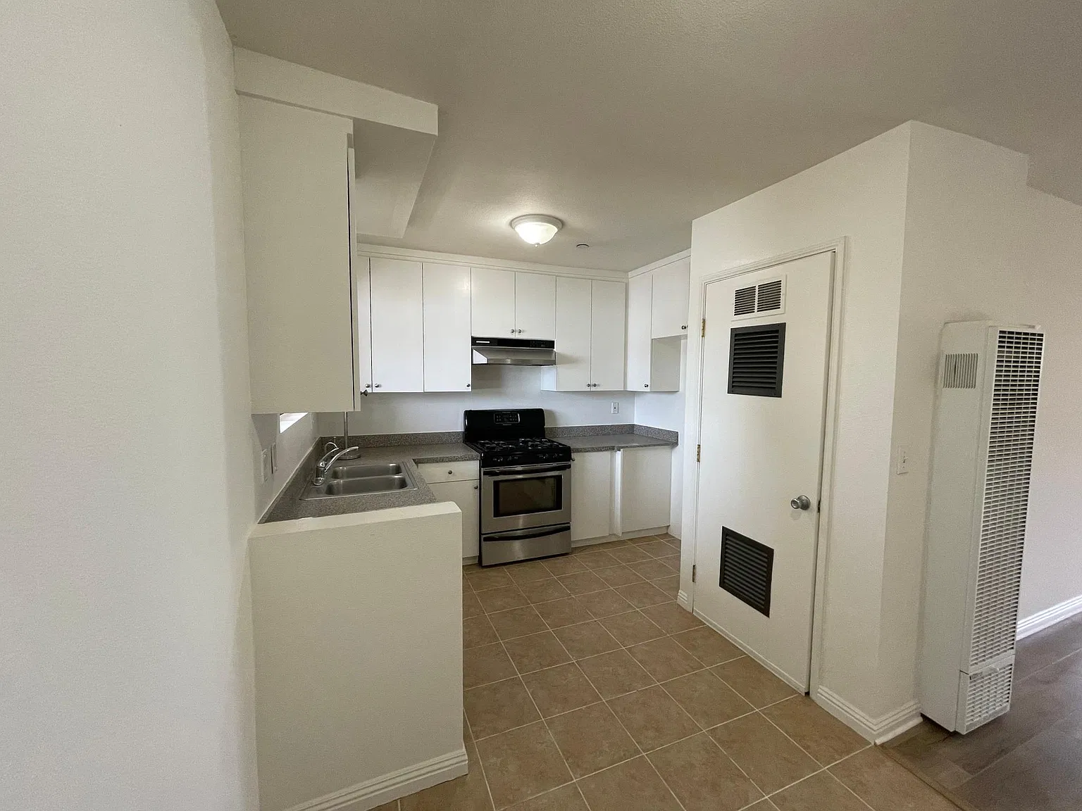 1 bed, 700 sqft, $1,785 — Photo 2
