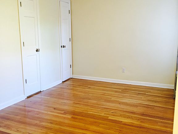 3rd image of 3919 62nd St APT 42