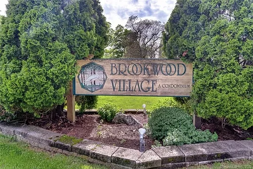 53 Brookwood Dr #B Photo 1 53 Brookwood Dr #B Photo 1