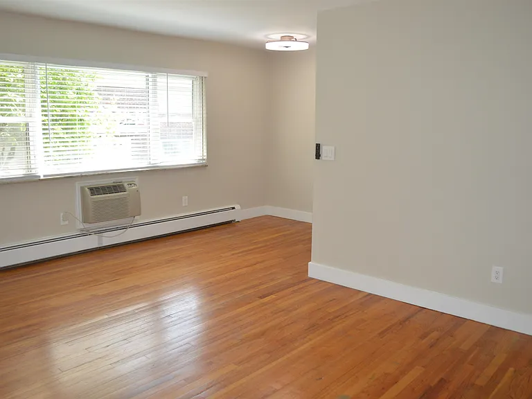 455 Fairview Ave #9 — Photo 3