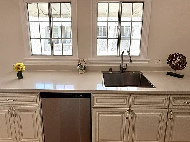 916 E Garfield Ave #1/2 — Photo 13