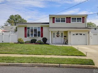 14 Twain Ave, Old Bridge, NJ 08857