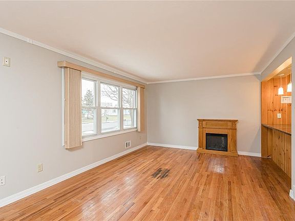 3rd image of 37 Douglas Dr