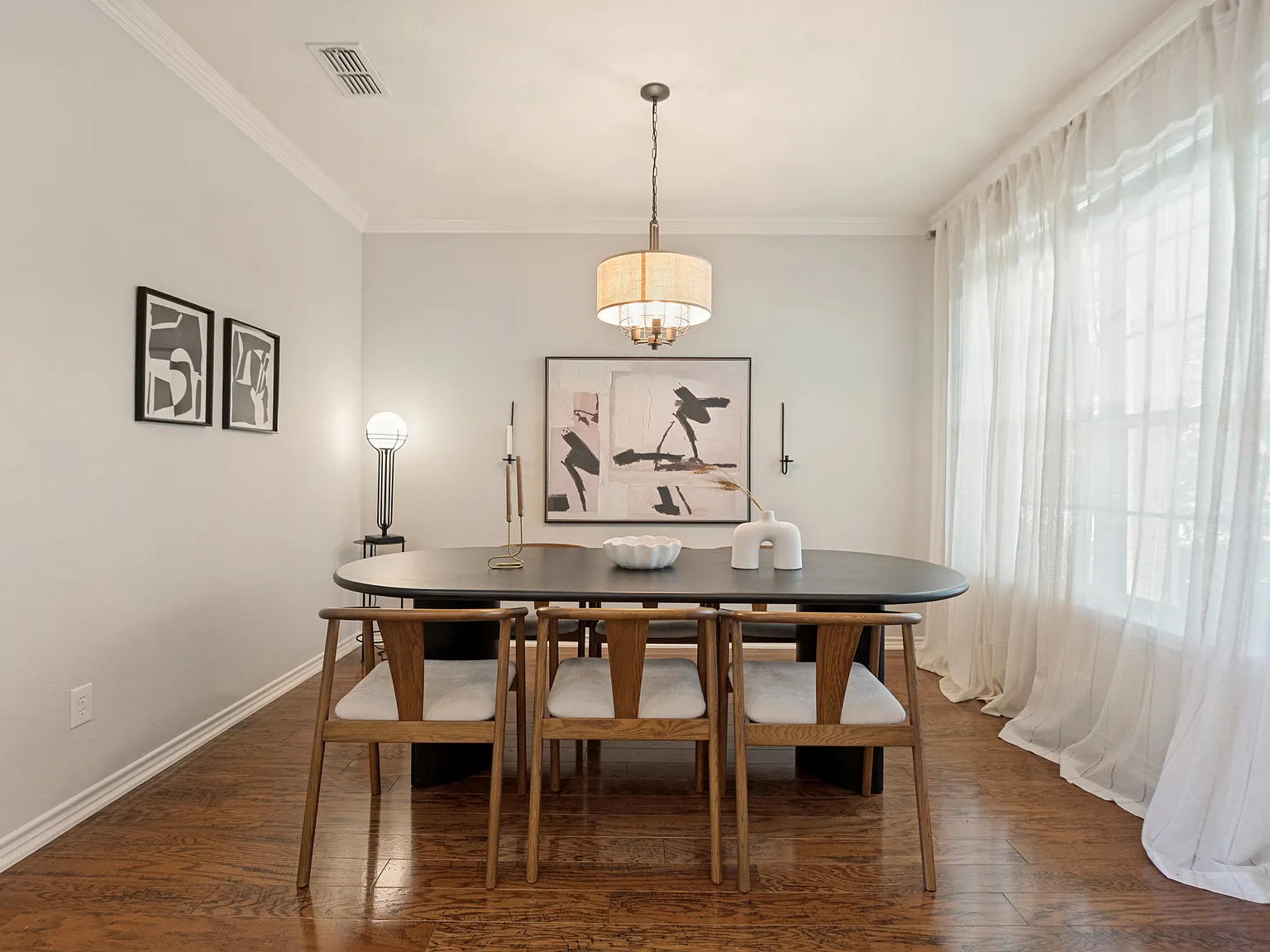 3 bed, 2.5 bath, 2432 sqft, $3,000 — Photo 4