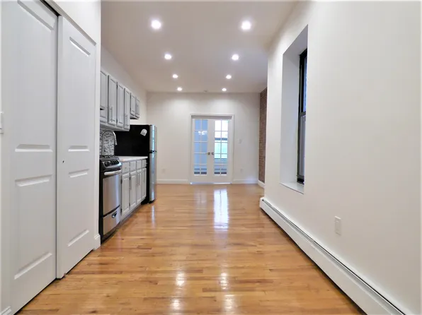 224 E 85th St APT 4B, New York, NY 10028