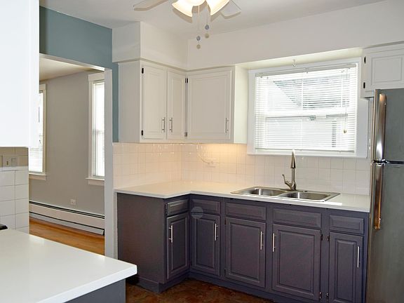 Stainless Steel Appliances, Quartz Countertops
