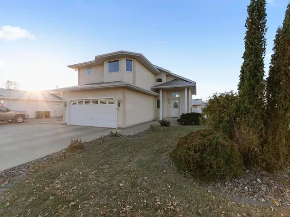 24 W Elliott Dr, Camrose, AB T4V 4V6