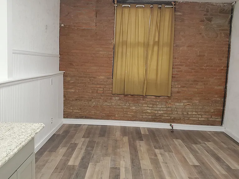 203 W Main St — Photo 8