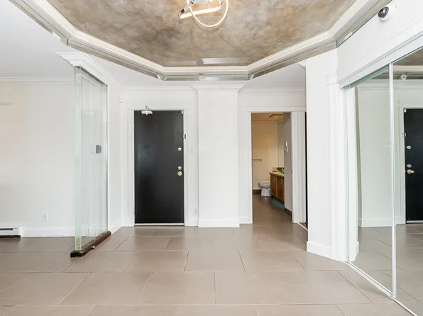 10082 148th St #2302, Surrey, BC V3R 0S3