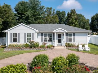 31 Merrill Rd, Clinton, CT 06413