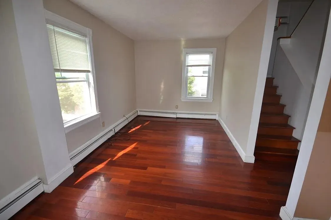 2 bed, 900 sqft, $2,000 — Photo 3