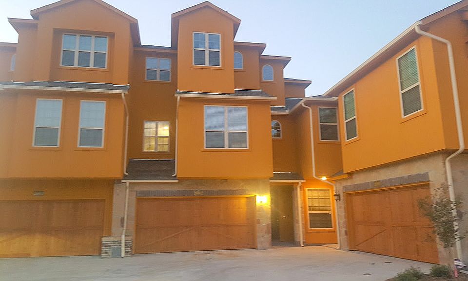 1st image of 2680 Venice Dr Unit 2