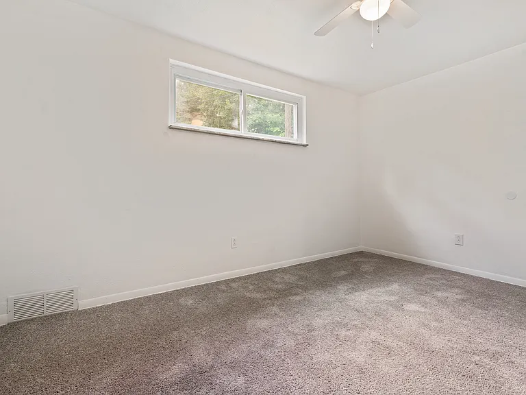 318 McCutcheon Ln — Photo 19