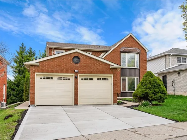 40 Old Maple Ln, Kitchener, ON N2N 2L2