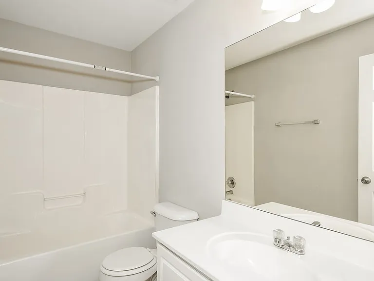 204 Ranier Ct — Photo 15