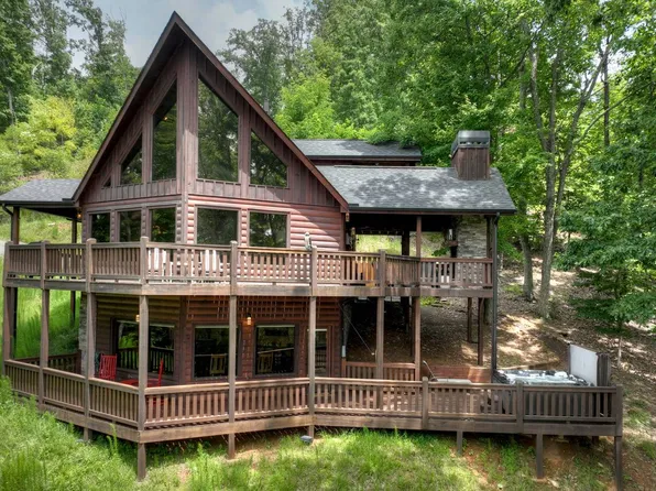 76 Honey Bear Ln, Morganton, GA 30560