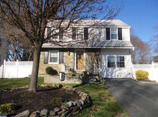 416 Holmes Rd, Morton, PA 19070