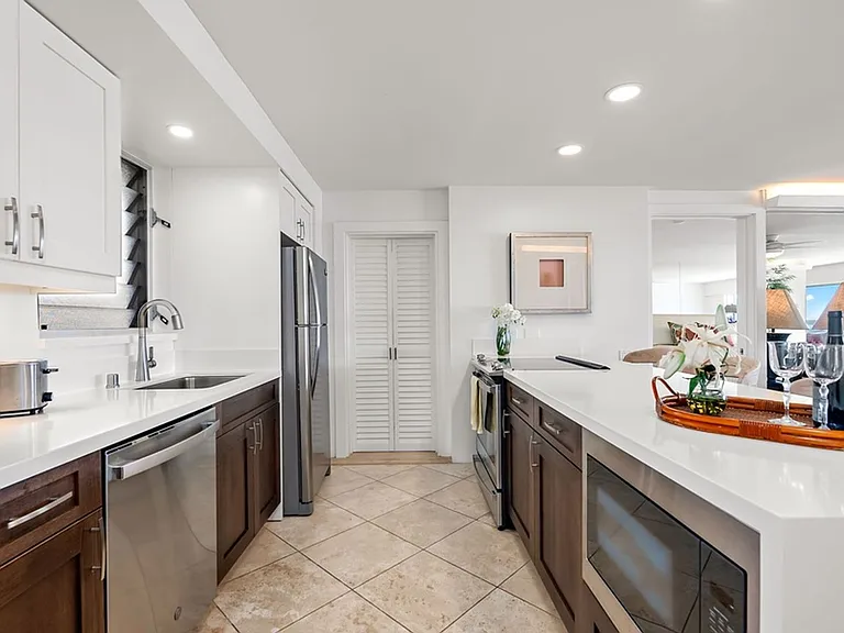 2895 Kalakaua Ave #805 — Photo 16