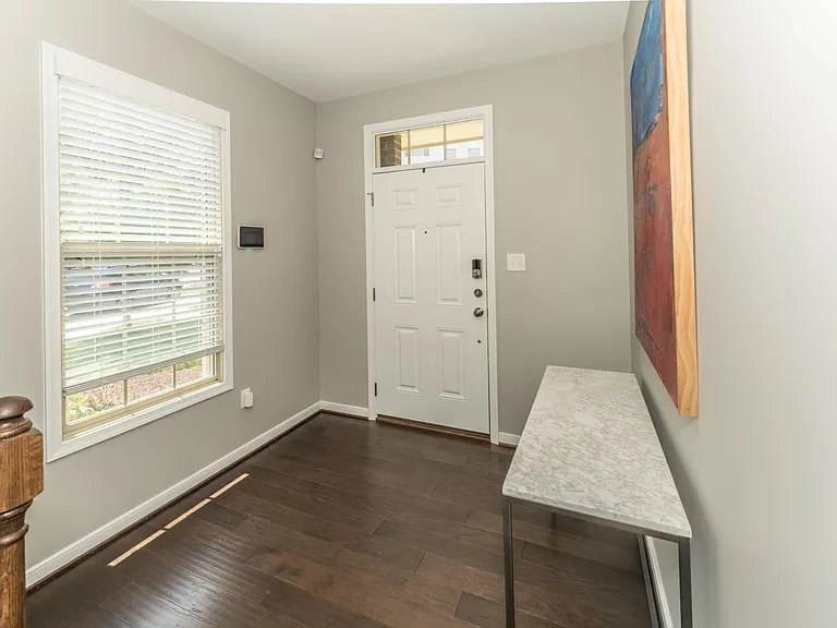 10918 Parkshire Ln — Photo 16