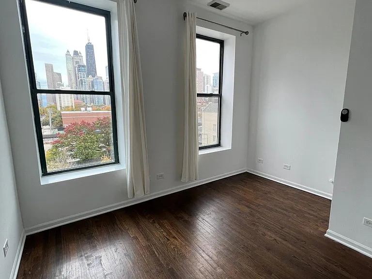 946 N Orleans St #303 — Photo 11