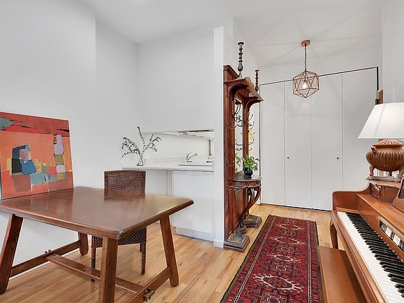 4th image of 154 W 15th St APT 2B