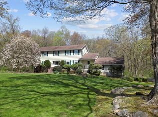 17 Perry Ct, Armonk, NY 10504