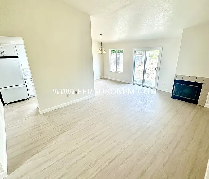 1320 Anna St — Photo 8