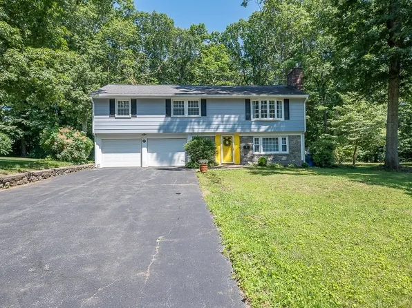 67 Angelica Dr, Framingham, MA 01701