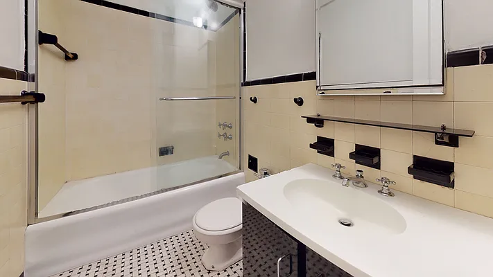 Rented by Bond New York | media 34